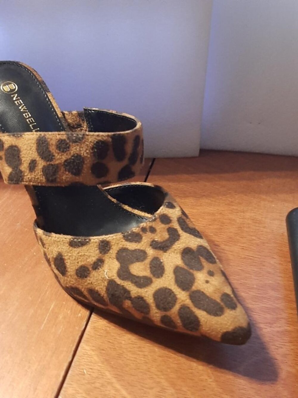 NEW ! Newbella Leopard Print Vintage Stiletto Mules Size 6.5
